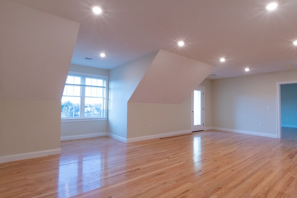 Medfield, Massachusetts 02052, United States, 1 Bedroom Bedrooms, ,1 BathroomBathrooms,Residential,Active,95752