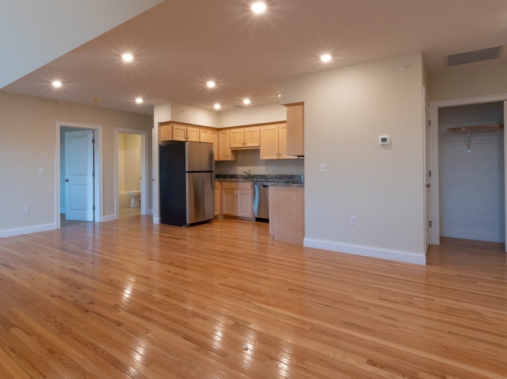 Medfield, Massachusetts 02052, United States, 1 Bedroom Bedrooms, ,1 BathroomBathrooms,Residential,Active,95752