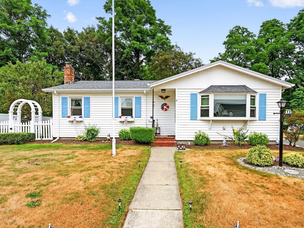 4 Lincoln Dr
