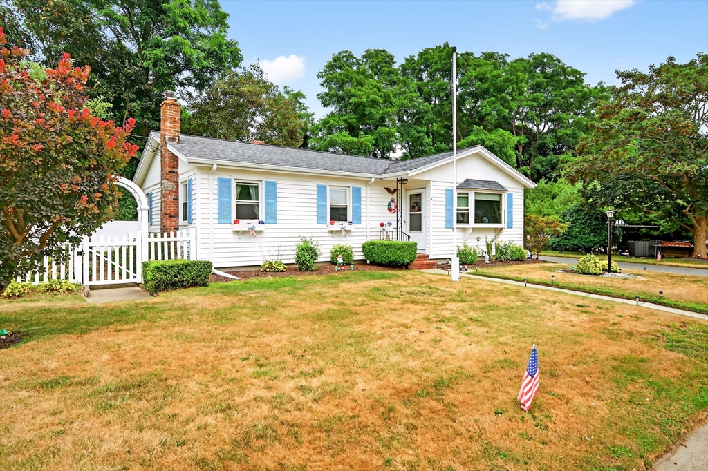 4 Lincoln Dr