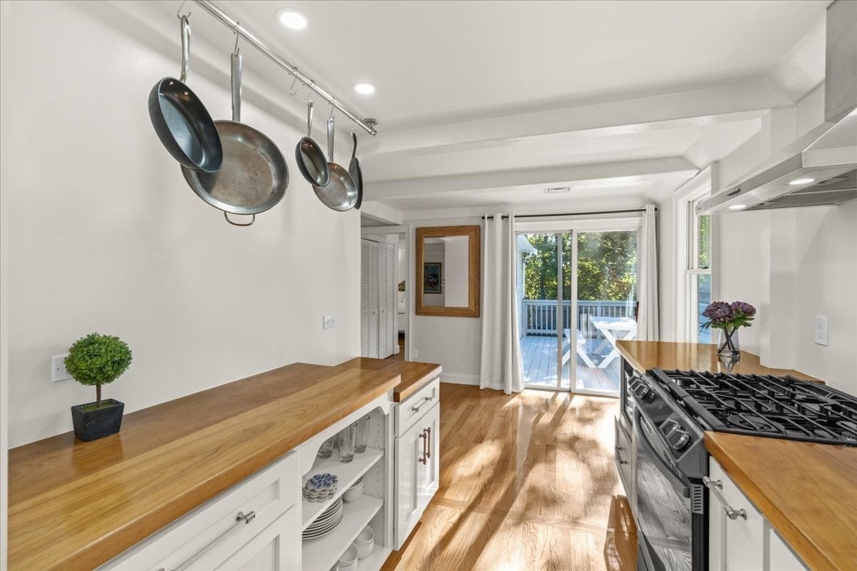 8 Forest Ave, Cohasset, MA Photo #10
