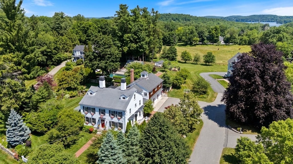 Photo: 166 Salem Street, North Andover, MA
