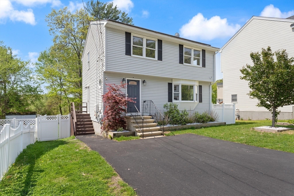 54 Long Dr