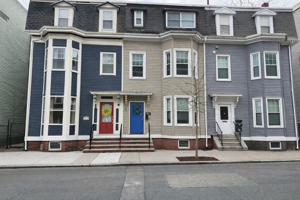 527 E 6th St #1, Boston, MA Photo #1
