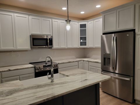 212 Fidelity Drive 83 Rutland MA 01543