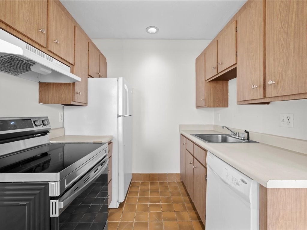 1 Cypress Rd 107