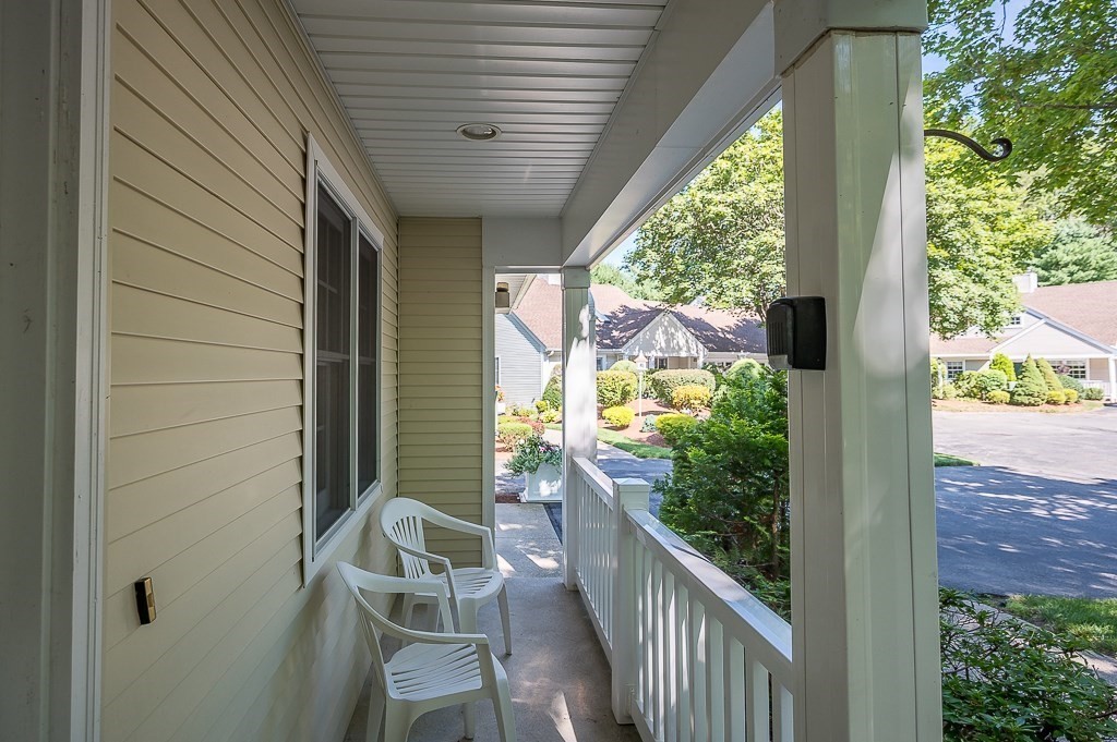8 Stratton Dr 8