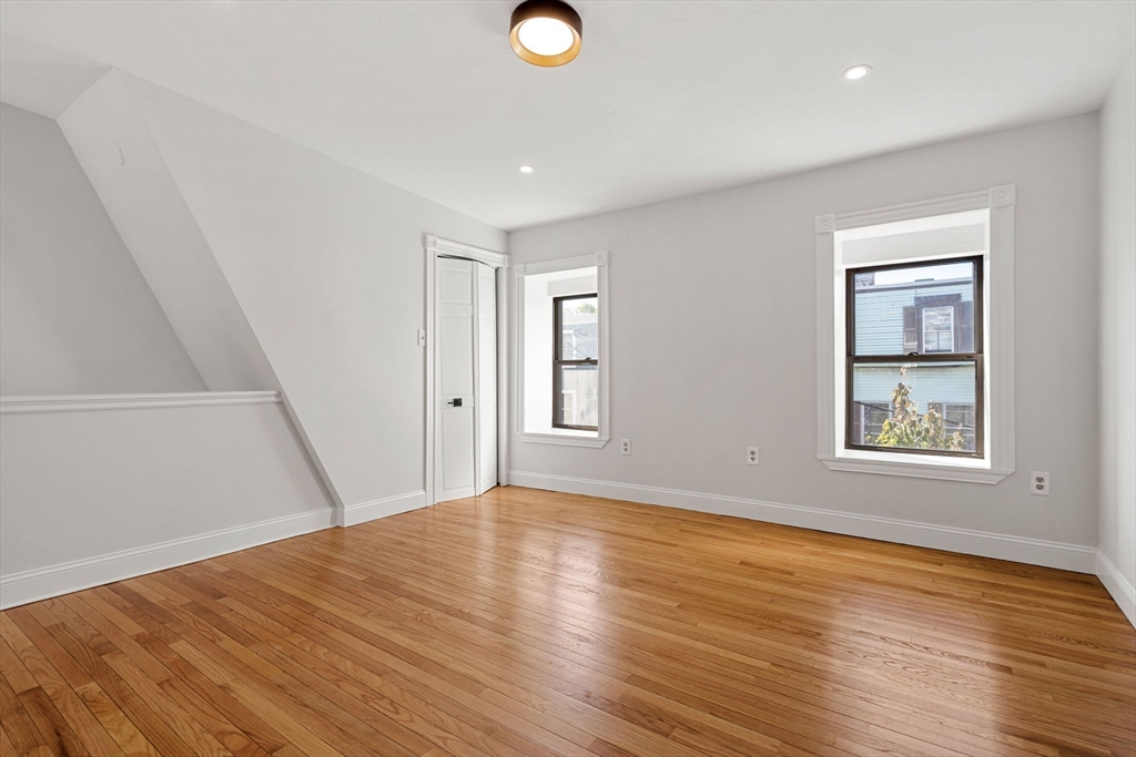 250 W Fifth St 3