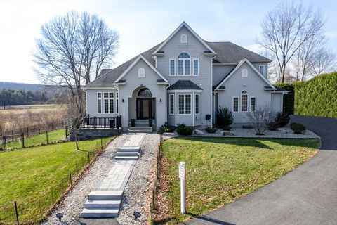 36 & 36R Holly Circle Easthampton MA 01027