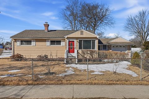 Photo of 744 Bradley Rd, Springfield, MA 01109 (MLS # 73483595)