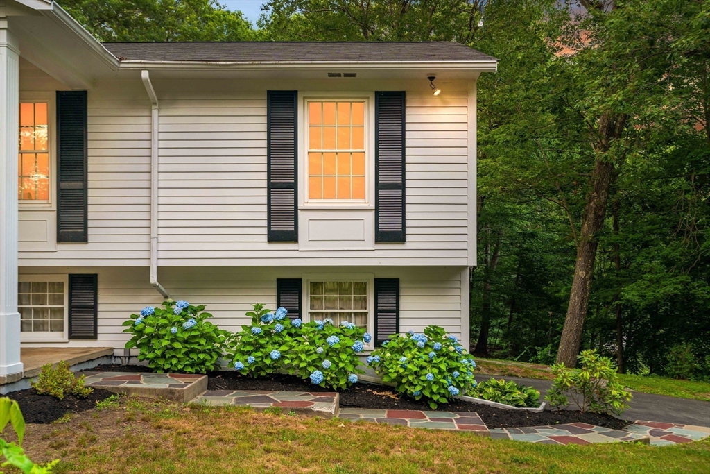 6 Gould Rd