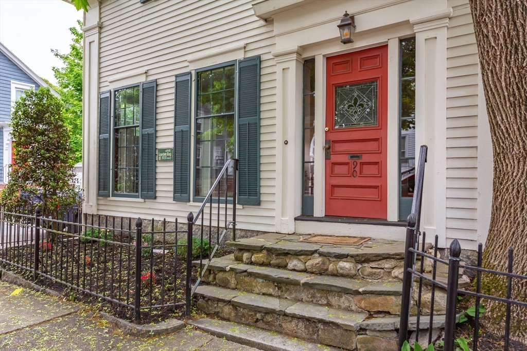90 Walden St