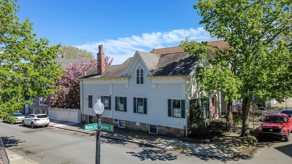 90 Walden St