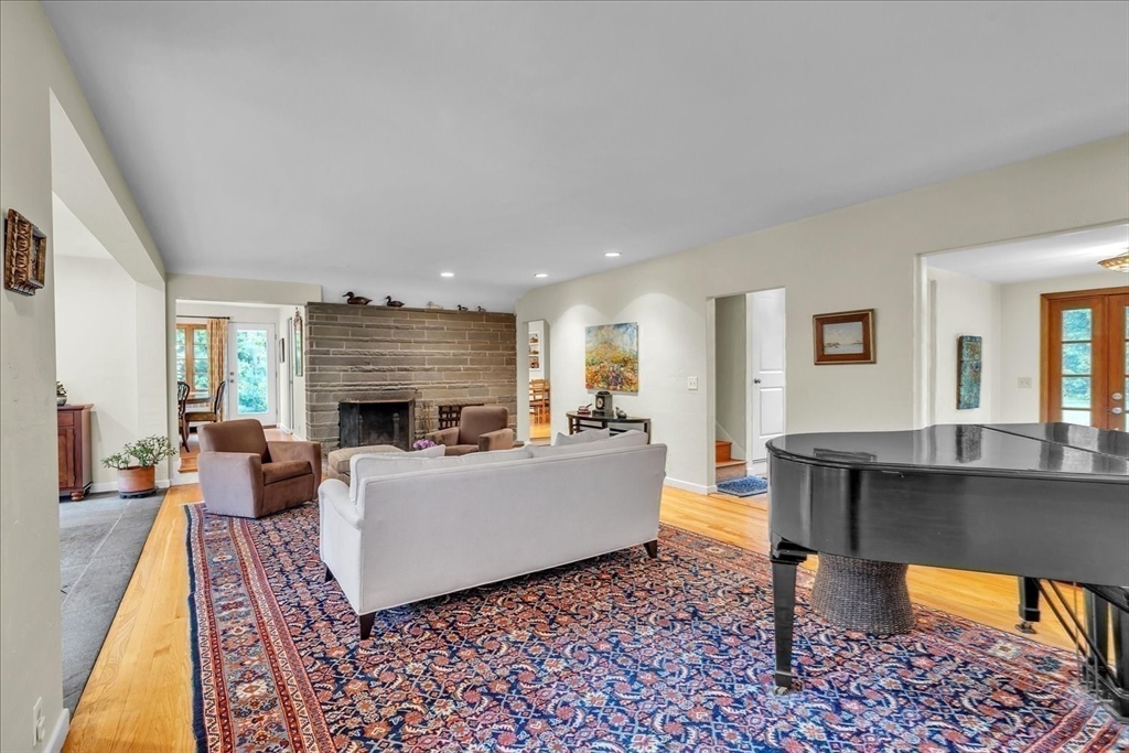 Dover, Massachusetts 02030, United States, 4 Bedrooms Bedrooms, ,4 BathroomsBathrooms,Residential,Active,153569