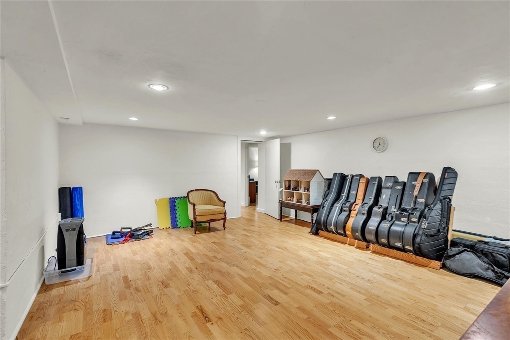 Dover, Massachusetts 02030, United States, 4 Bedrooms Bedrooms, ,4 BathroomsBathrooms,Residential,Active,153569