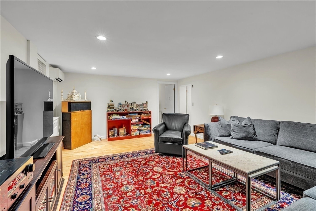 Dover, Massachusetts 02030, United States, 4 Bedrooms Bedrooms, ,4 BathroomsBathrooms,Residential,Active,153569