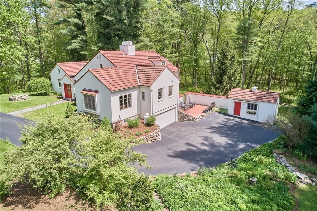 Dover, Massachusetts 02030, United States, 4 Bedrooms Bedrooms, ,4 BathroomsBathrooms,Residential,Active,153569