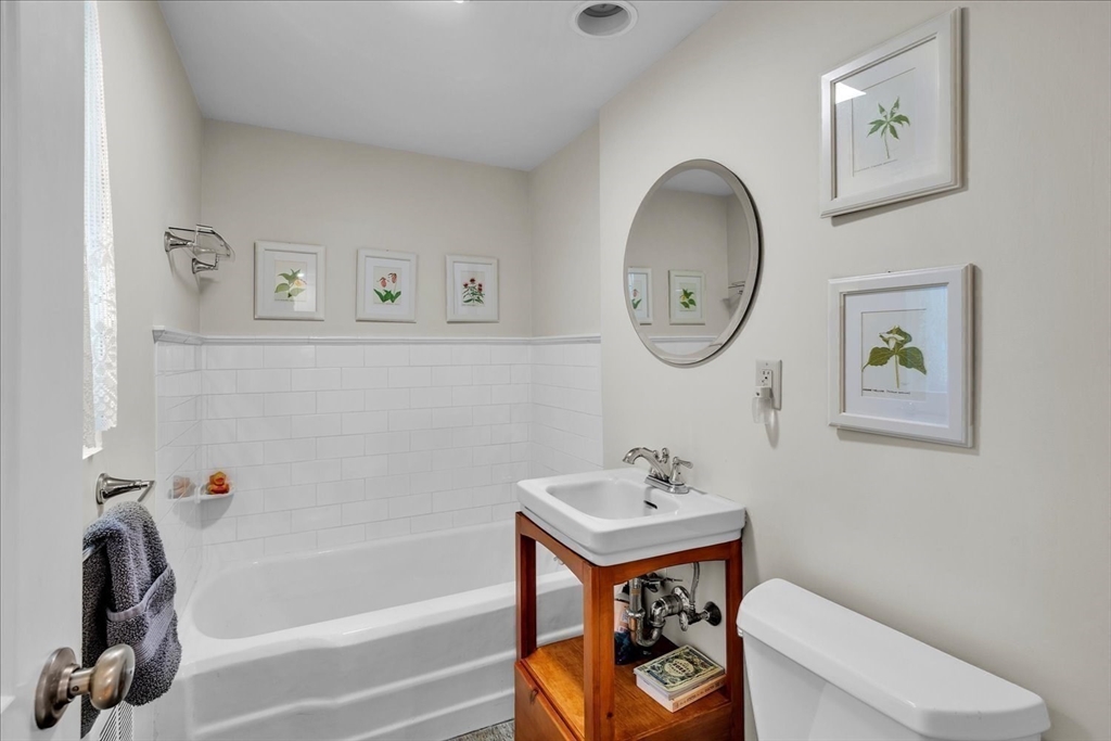 Dover, Massachusetts 02030, United States, 4 Bedrooms Bedrooms, ,4 BathroomsBathrooms,Residential,Active,153569