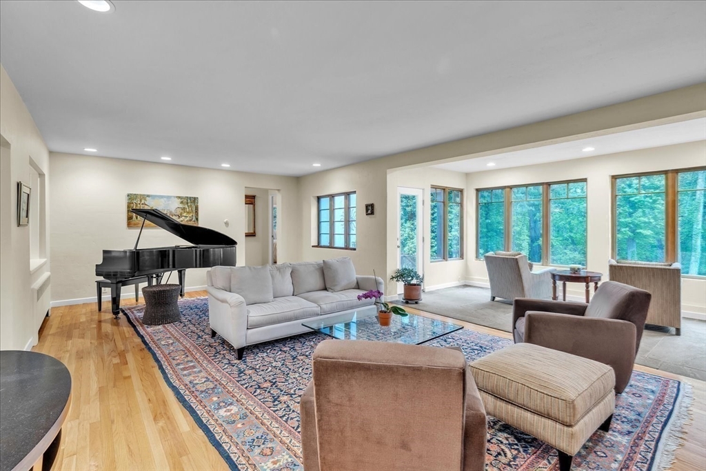 Dover, Massachusetts 02030, United States, 4 Bedrooms Bedrooms, ,4 BathroomsBathrooms,Residential,Active,153569