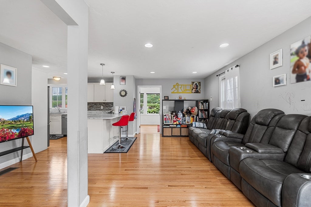 20 Boxwood Dr, Littleton, MA, 20 Boxwood Dr, Littleton, MA Photo #8