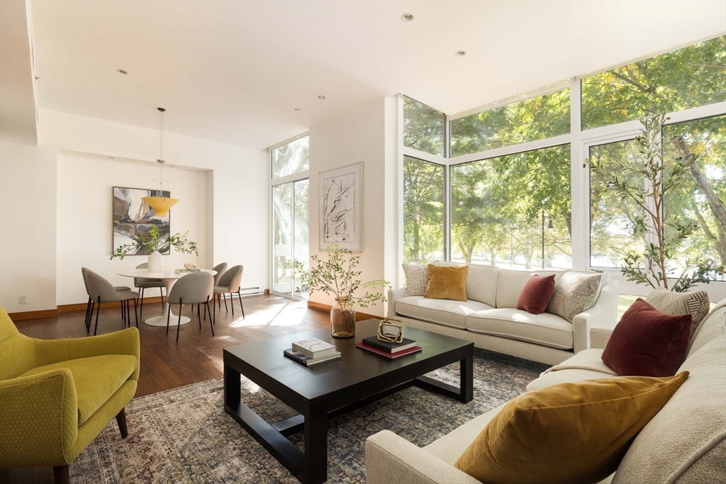 975 Memorial Drive 209