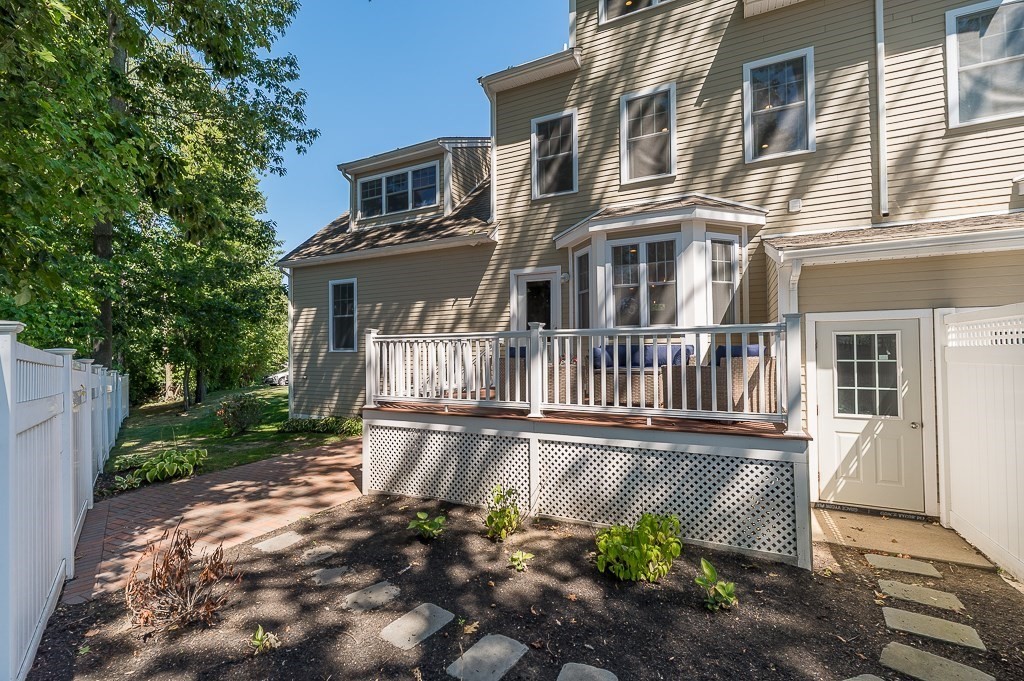 15 Middlewood Drive 15