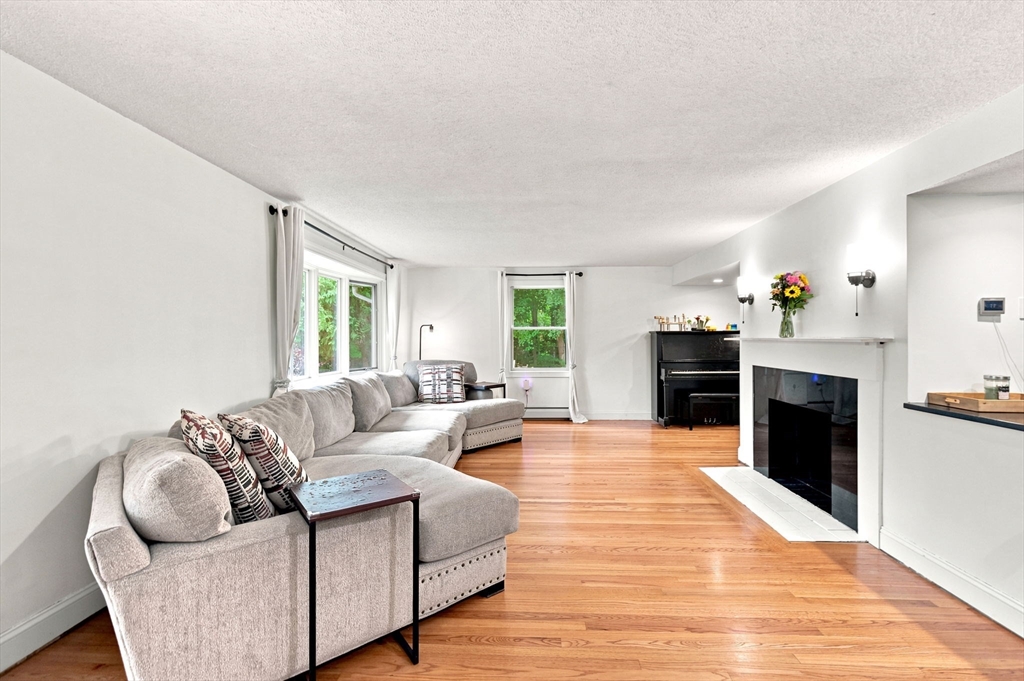 73 Glendale Rd, Hampden, MA Photo #6