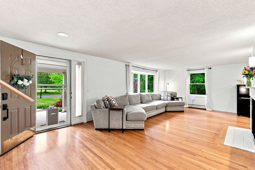 73 Glendale Rd, Hampden, MA Photo #4