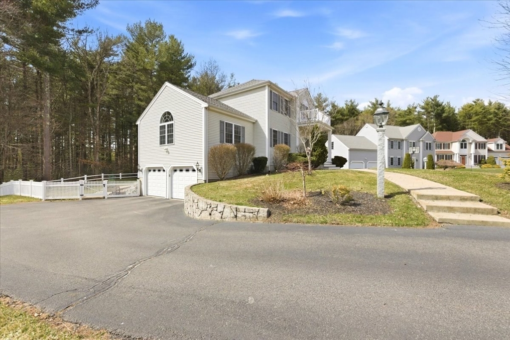 27 Sullivan Way