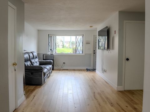 Photo of 2 Sterling Ln #2, Haverhill, MA 01835 (MLS # 73514163)