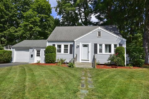 28 Norfolk Pl Sharon MA 02067