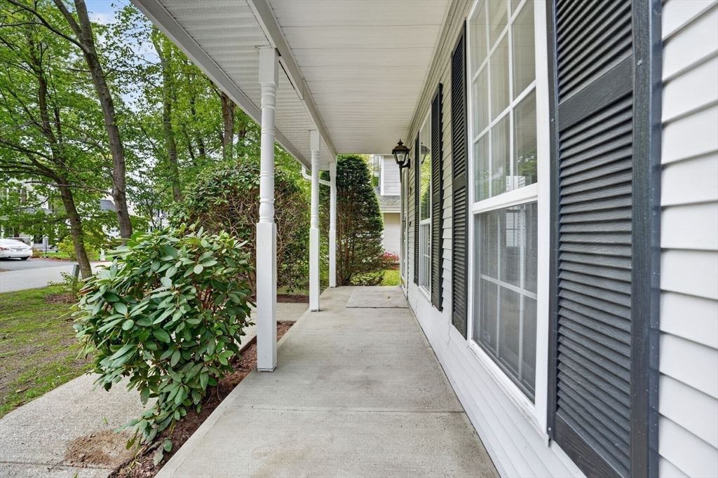 9 Grover Ln