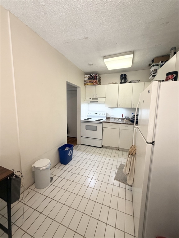 114 Strathmore Rd 404