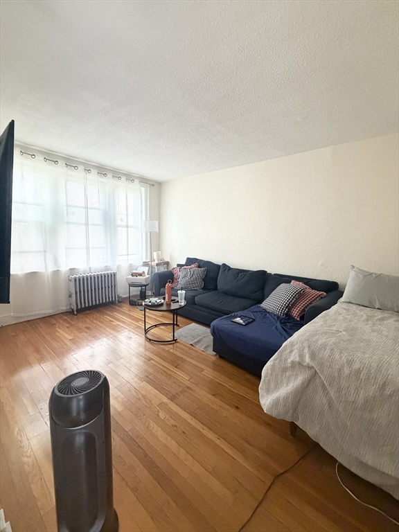 114 Strathmore Rd 404