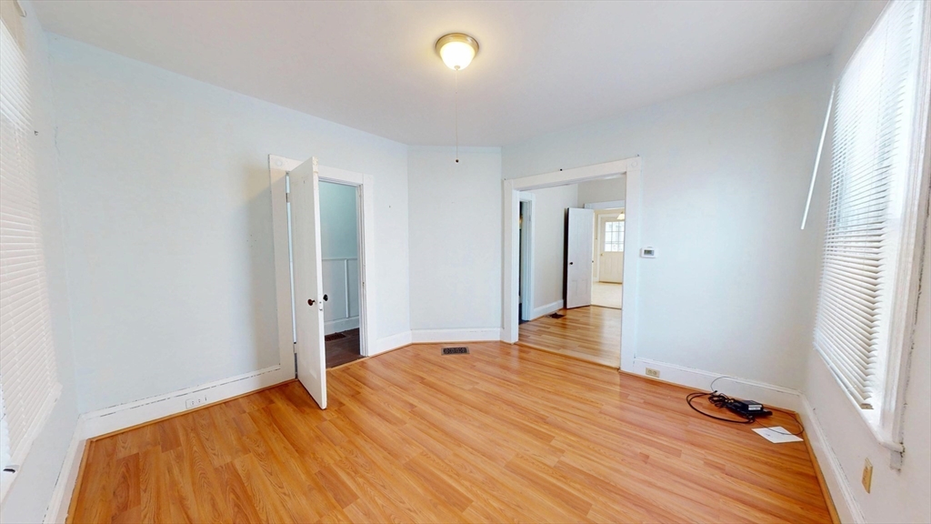 33 Winchester St