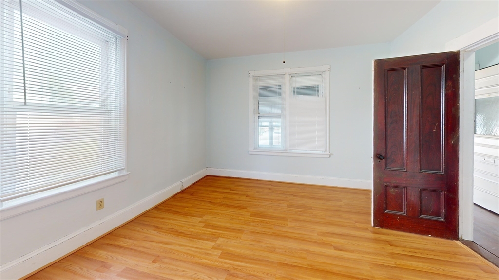 33 Winchester St