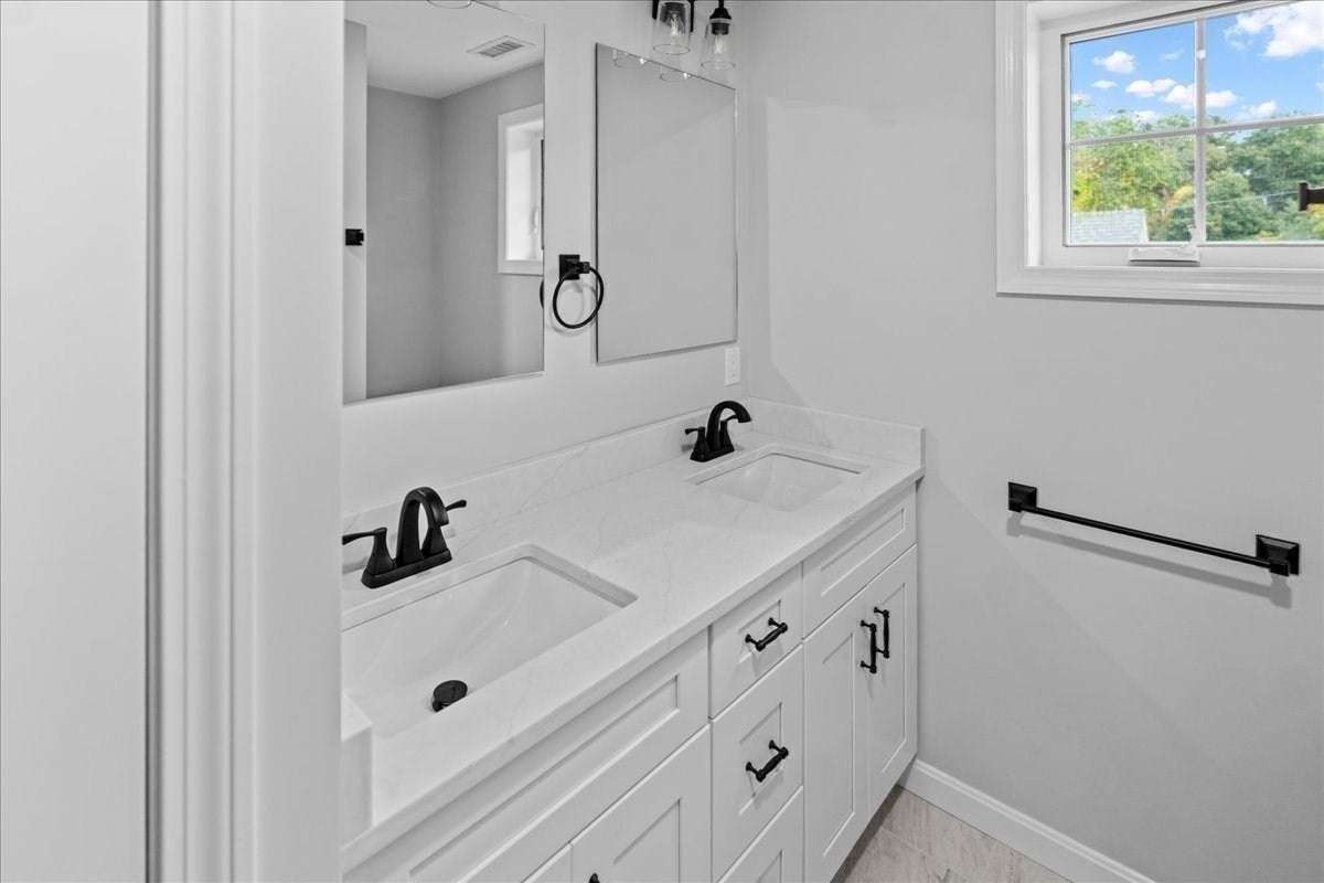 118 Old Groveland Rd, Haverhill, MA, 118 Old Groveland Rd, Haverhill, MA Photo #22