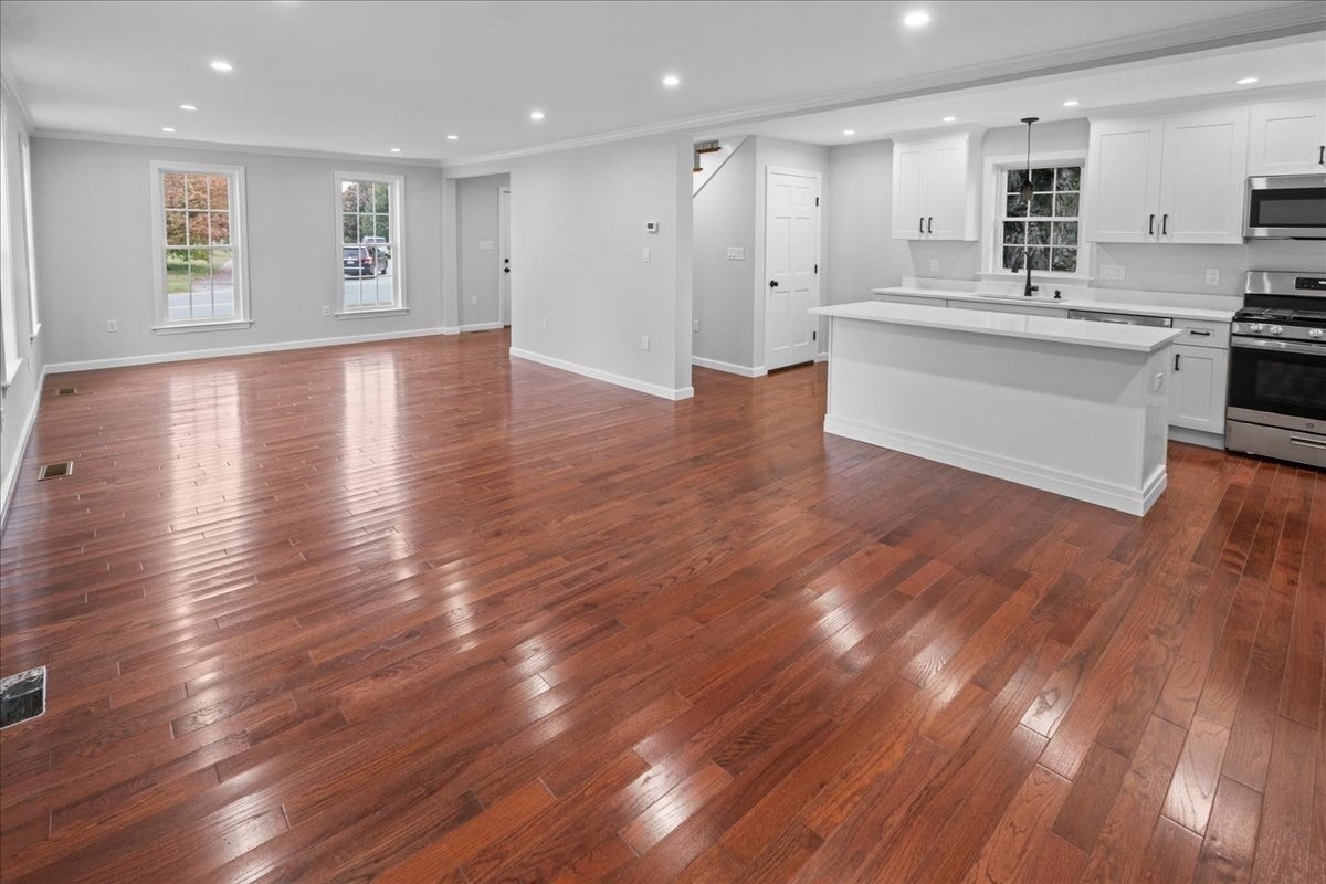 118 Old Groveland Rd