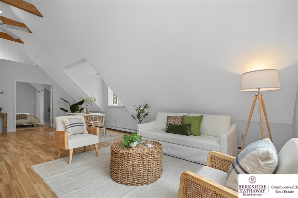 87 Holworthy St 3