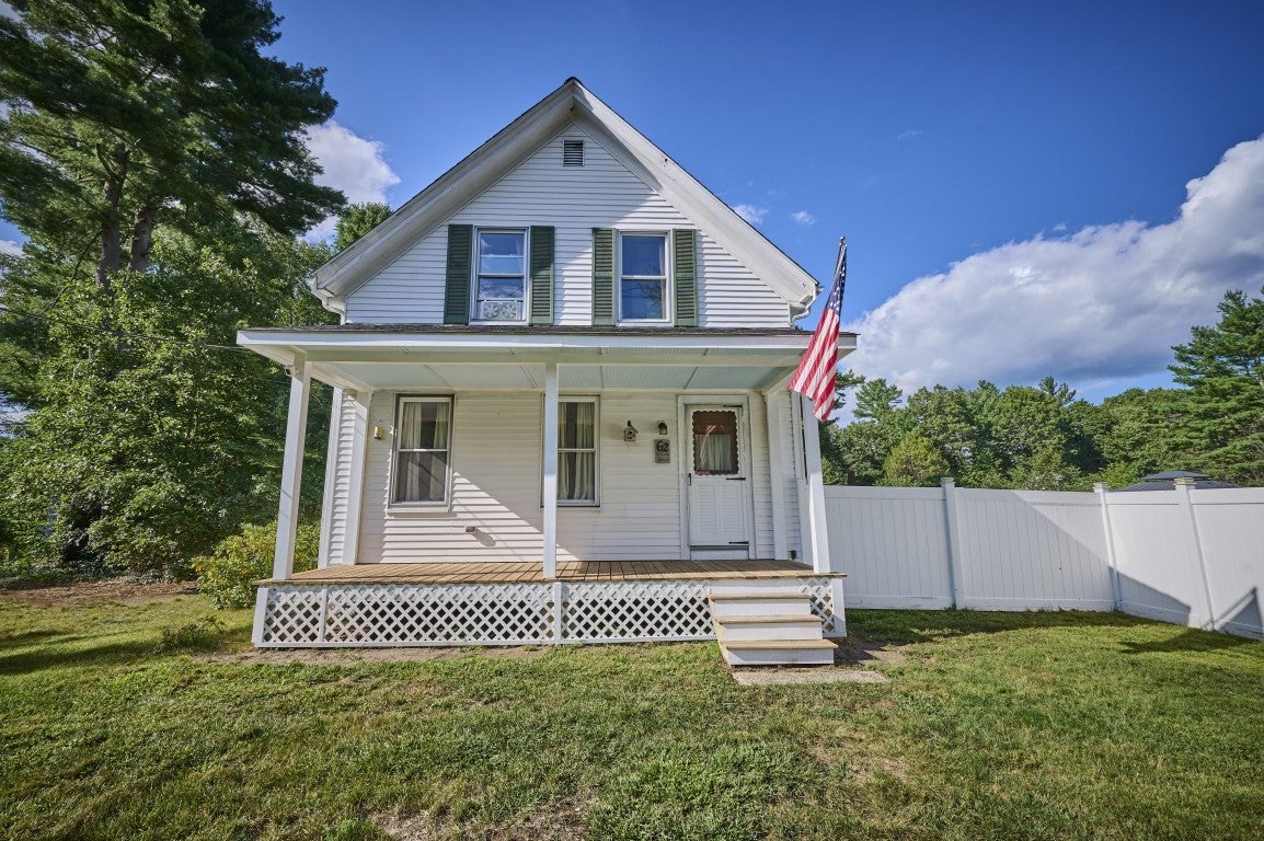 62 Chestnut St, Foxboro, MA Photo #2
