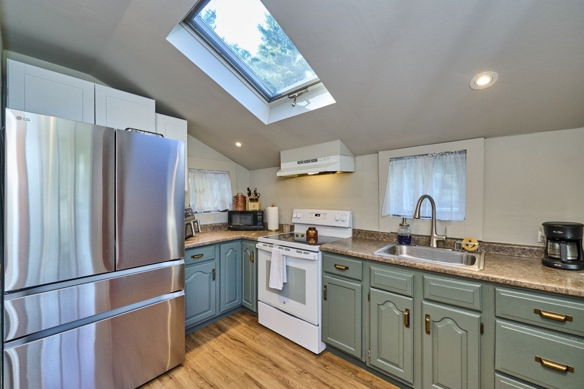 62 Chestnut St, Foxboro, MA Photo #9