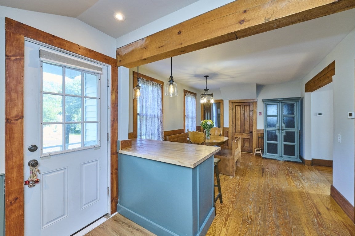 62 Chestnut St, Foxboro, MA Photo #10