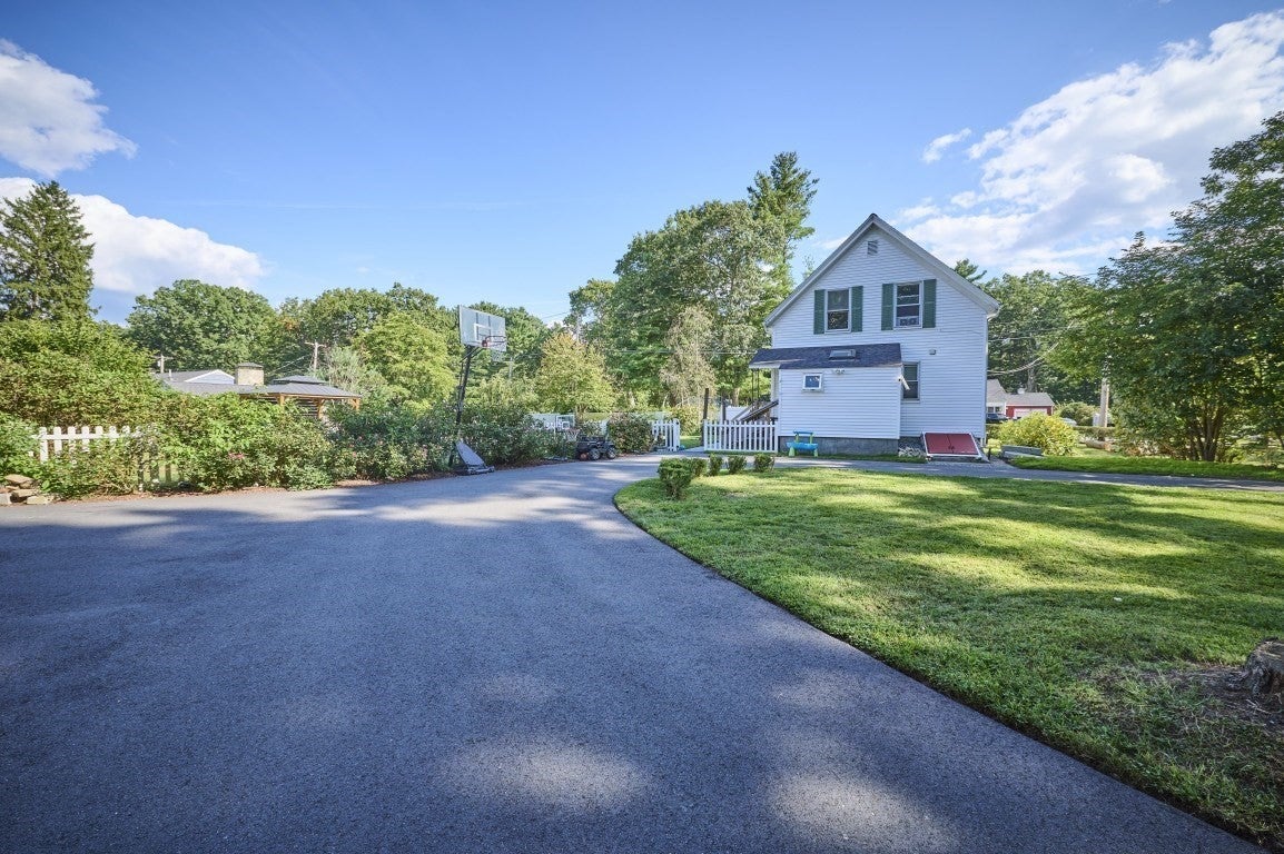 62 Chestnut St, Foxboro, MA Photo #23