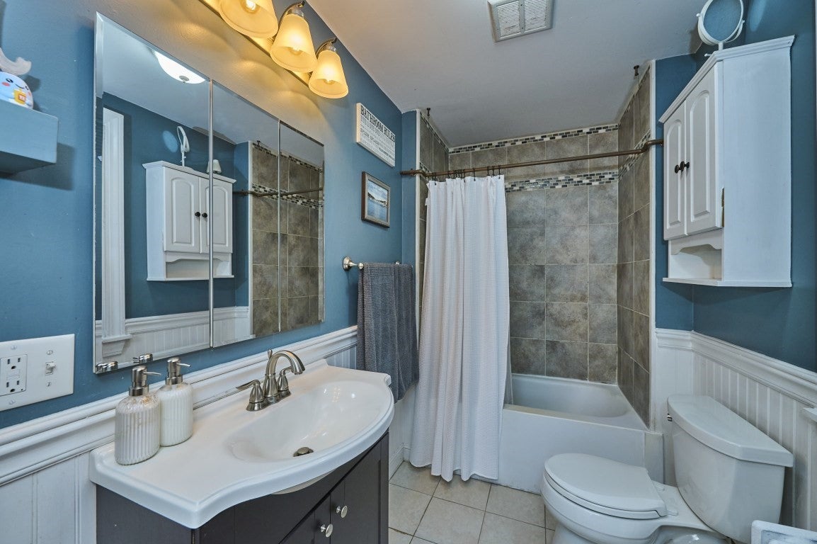 62 Chestnut St, Foxboro, MA Photo #11