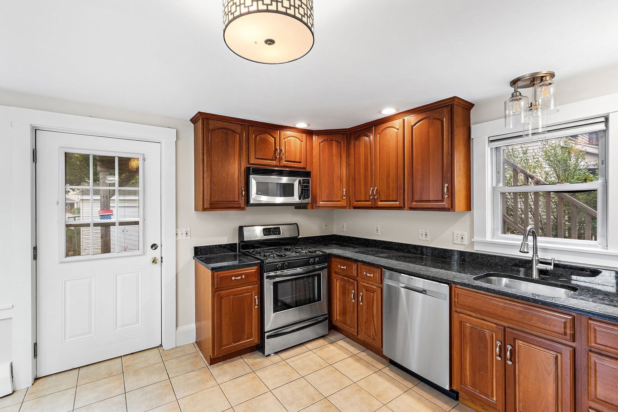 22 Salem St #1, Winchester, MA, 22 Salem St #1, Winchester, MA Photo #4