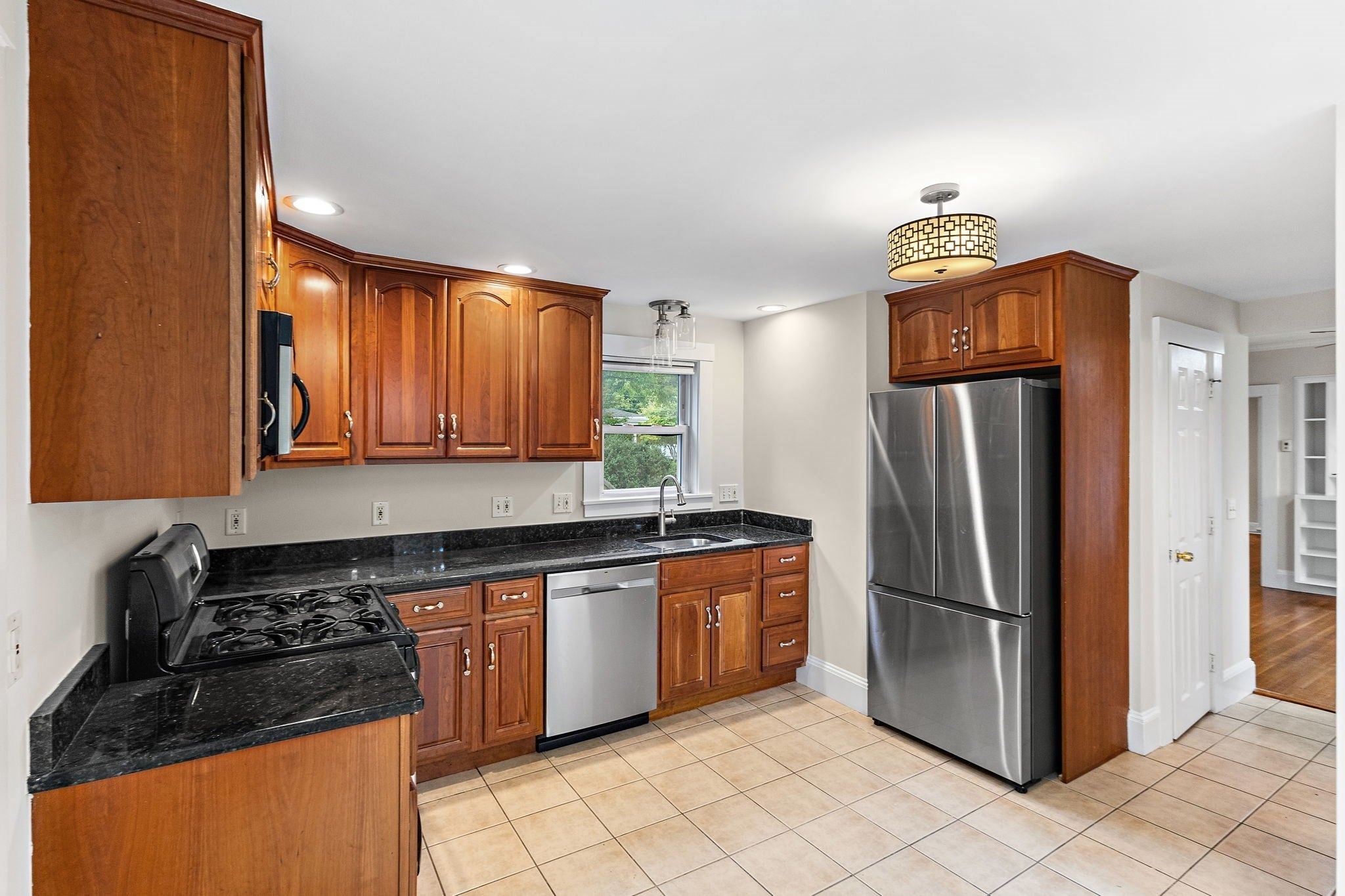 22 Salem St #1, Winchester, MA, 22 Salem St #1, Winchester, MA Photo #3
