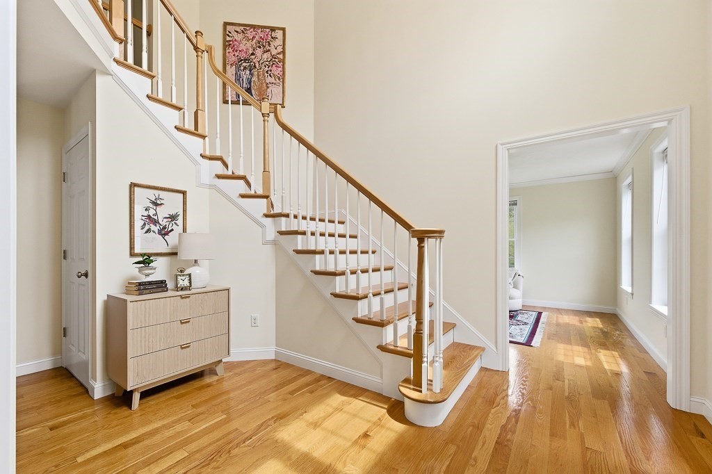 8 Victoria Circle, Shrewsbury, MA Photo #4