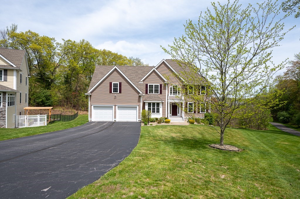 8 Victoria Circle, Shrewsbury, MA Photo #2