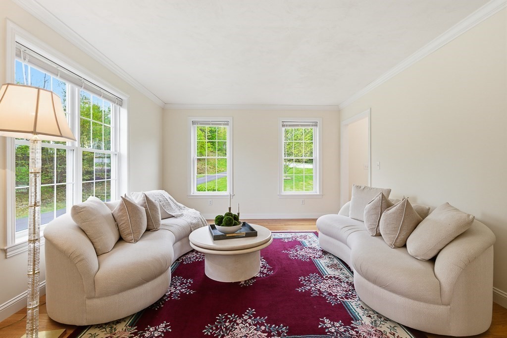 8 Victoria Circle, Shrewsbury, MA Photo #10