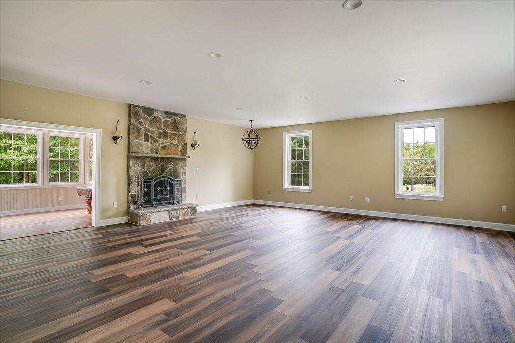 14 Arrowwood St